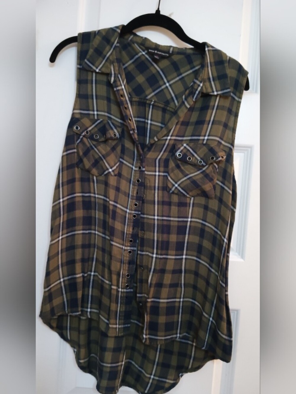 Rock & Republic Sleeveless Plaid Button-Front Shirt - Olive & Navy
